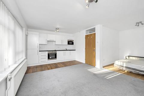 undefined, Field Court, Stanton