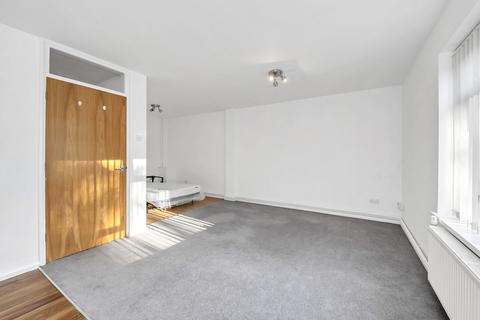 undefined, Field Court, Stanton