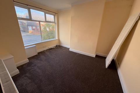2 bedroom terraced house to rent, Broom Lane, Levenshulme