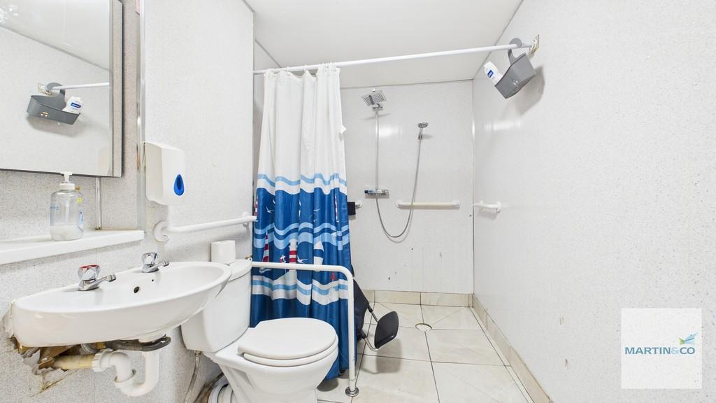 Groundn floor wet room