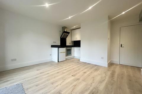 1 bedroom apartment to rent, Hamilton Road, Bournemouth