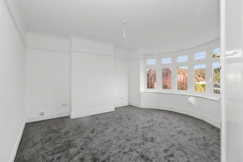 3 bedroom detached house to rent, Cobden Crescent, Hampshire SO18