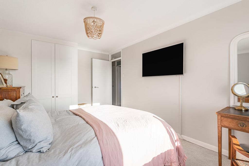 Bedroom 1 (2)