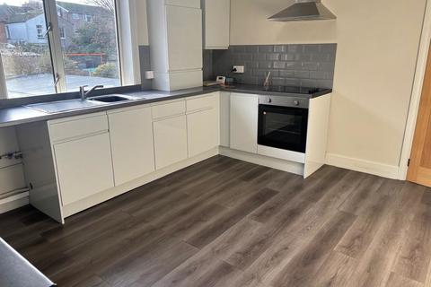 2 bedroom flat to rent, High Street, Walton On The Naze CO14