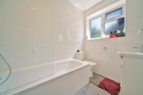 2 bedroom maisonette to rent, Sudbury Court Road, Harrow