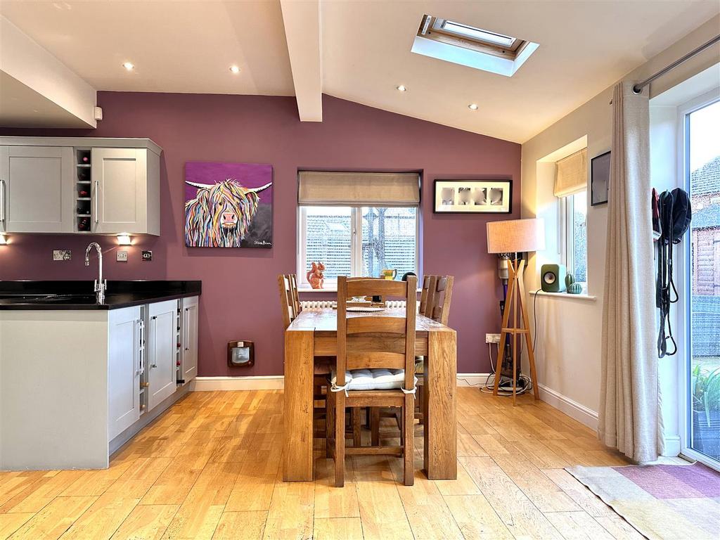 Dining Area 272