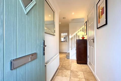 4 bedroom detached house for sale, Saucemere Drive, Newark