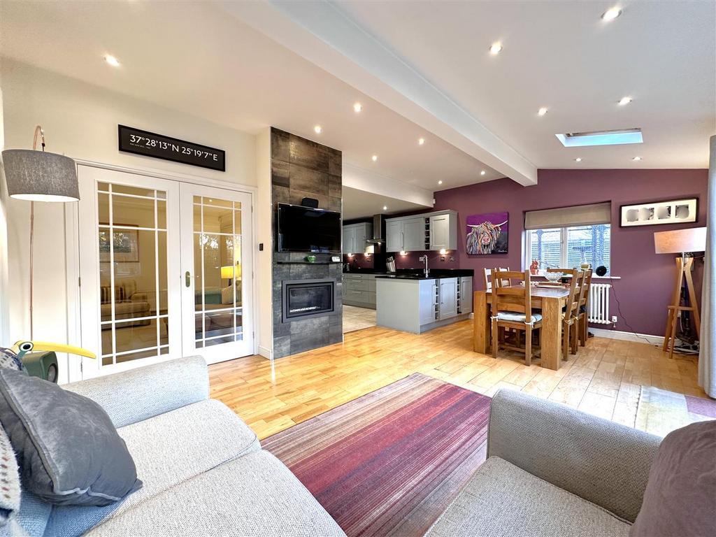 Open-Plan Living/Dining Kitchen 286