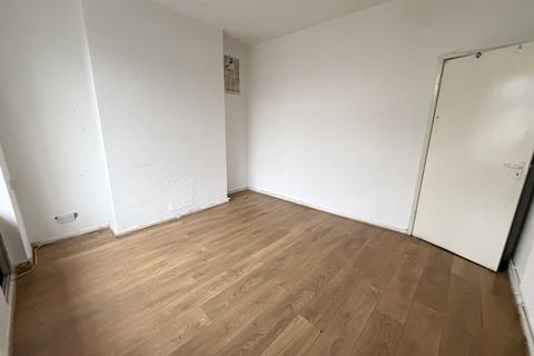 2 bedroom terraced house to rent, Hall Park Street, Wolverhampton WV14