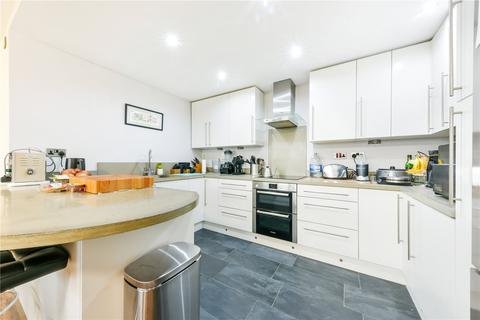 2 bedroom apartment to rent, Hanover Avenue, London, E16