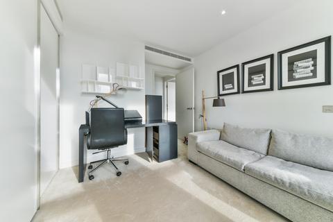 undefined, Pan Peninsula Square, South Quay, E14