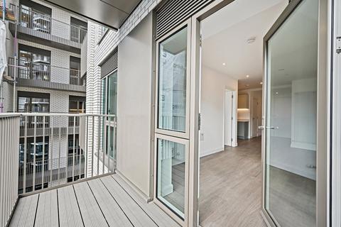 1 bedroom apartment for sale, The Courtyard, Royal Eden Docks, E16
