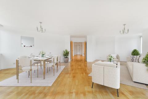 undefined, Boardwalk Place, London, E14