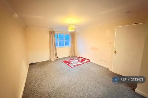 2 bedroom flat to rent, Causton Square, Dagenham, RM10