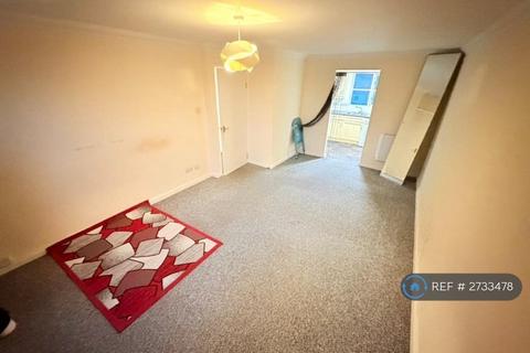 2 bedroom flat to rent, Causton Square, Dagenham, RM10