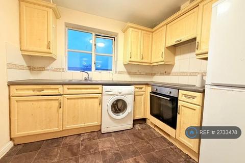2 bedroom flat to rent, Causton Square, Dagenham, RM10