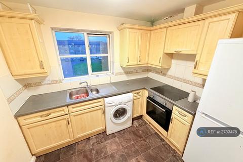 2 bedroom flat to rent, Causton Square, Dagenham, RM10