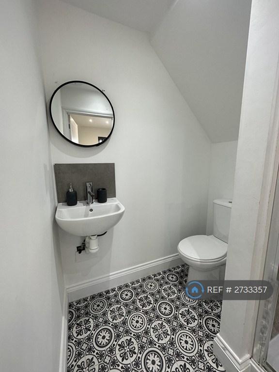 Room 1 En-Suite
