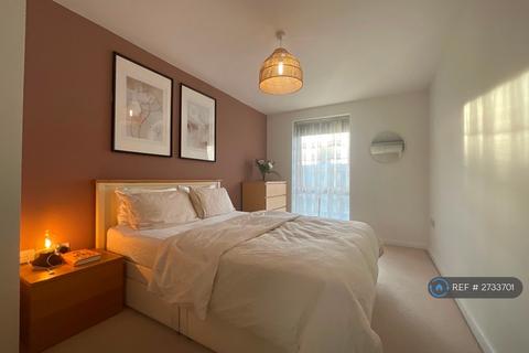 2 bedroom flat to rent, Chadwick House, London, SW11