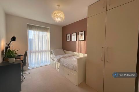 2 bedroom flat to rent, Chadwick House, London, SW11