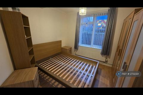 undefined, Minet Drive, Hayes, UB3