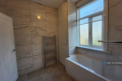 3 bedroom semi-detached house to rent, Droughts Lane, Prestwich, Manchester, M25