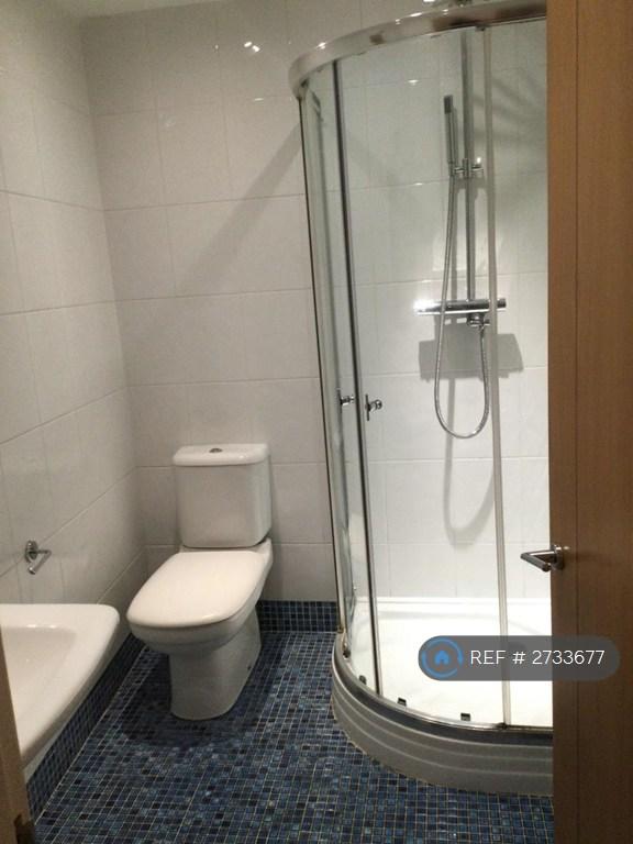 En-Suite Bathroom