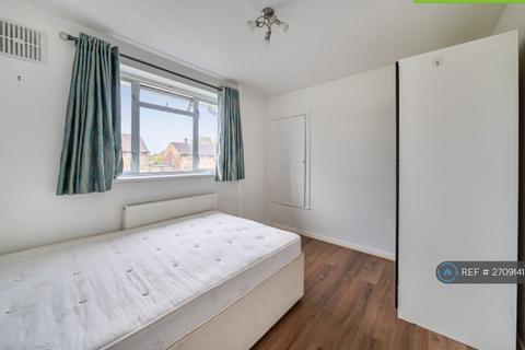 2 bedroom maisonette to rent, Whitby Road, Ruislip, HA4