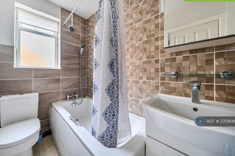 2 bedroom maisonette to rent, Whitby Road, Ruislip, HA4