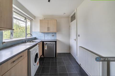 2 bedroom maisonette to rent, Whitby Road, Ruislip, HA4