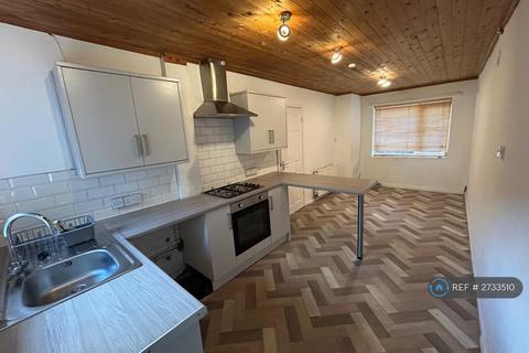 3 bedroom terraced house to rent, Matlock Road, Stockport, SK5