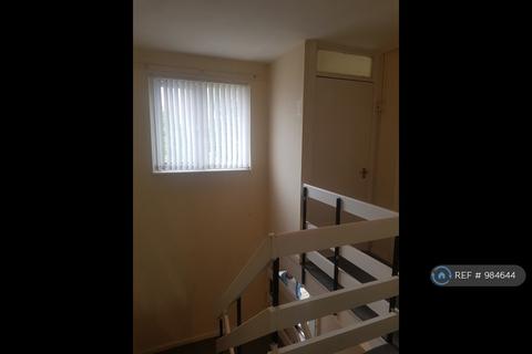 3 bedroom terraced house to rent, Crompton Street, Oldham, OL1