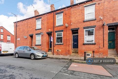3 bedroom terraced house to rent, Burley Lodge Terrace, Leeds, LS6