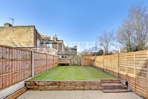 3 bedroom house for sale, Chalgrove Road, London