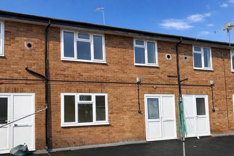 2 bedroom maisonette to rent, High Street, Oxfordshire OX28