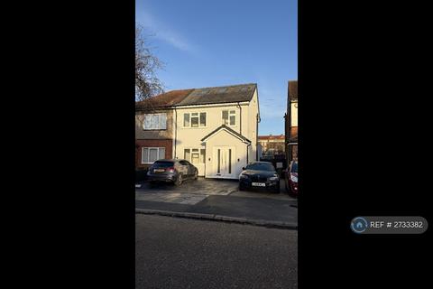 5 bedroom semi-detached house to rent, Byron Way, Hayes, UB4