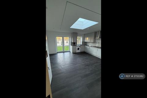 5 bedroom semi-detached house to rent, Byron Way, Hayes, UB4