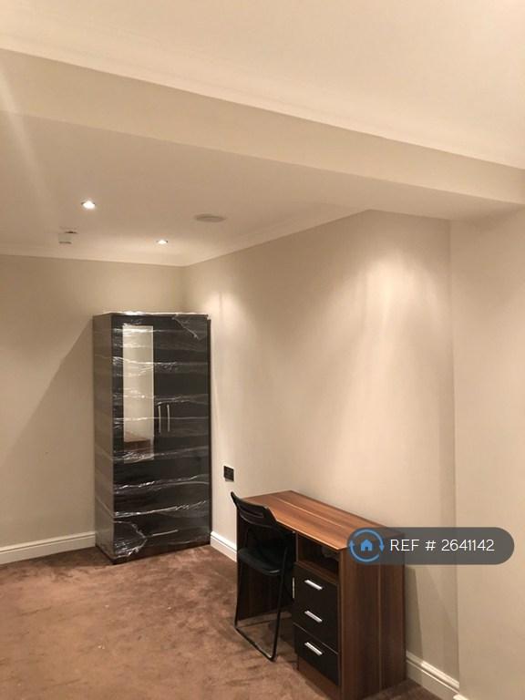 King-Size Room 1