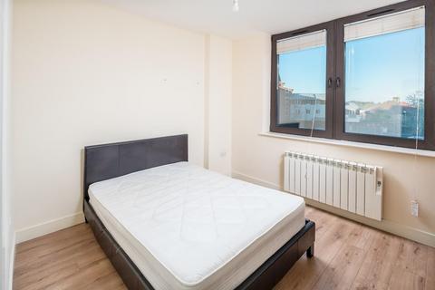1 bedroom flat to rent, Hobart Court, 51 The Bourne, London