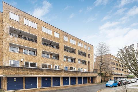 4 bedroom maisonette to rent, East Hill, London SW18