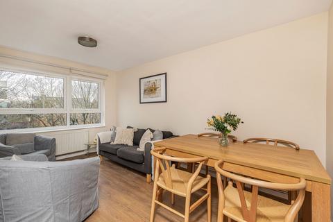 4 bedroom maisonette to rent, East Hill, London SW18