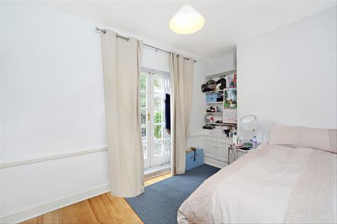 2 bedroom flat to rent, Portobello Road, London W11