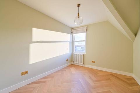 3 bedroom flat for sale, N8, Crouch End, London, N8