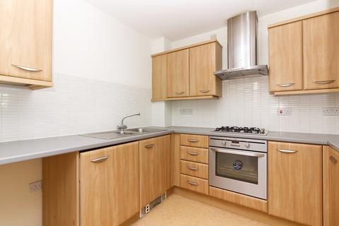 1 bedroom apartment to rent, WOBURN SANDS - Prime located 1 bedroom apartment with separate home office / studio room!