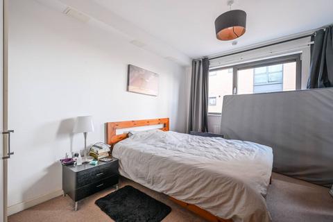 Spencer Way, Shadwell, London, E1
