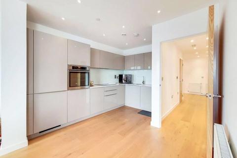 3 bedroom flat to rent, Clonmel Court, 14 Turnberry Quay, London