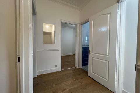 2 bedroom flat to rent, No Deposit Option, Ashgrove Road, Ilford, Essex, IG3