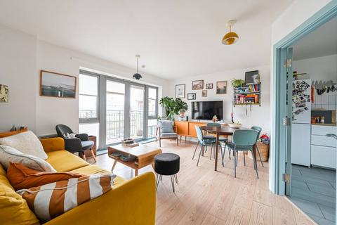 2 bedroom flat for sale, 5 Thomas Fyre Drive, London E3