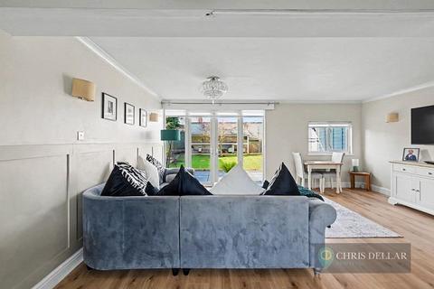 3 bedroom end of terrace house for sale, Monks Walk, Buntingford
