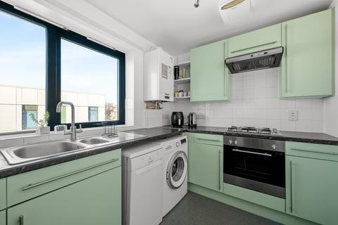 2 bedroom flat for sale, Paradise Road, London, SW4